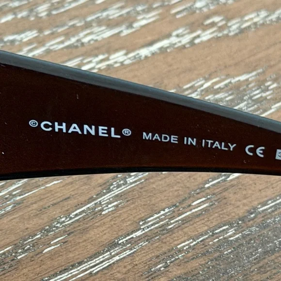 CHANEL Black Frame Brown Gradient CC Logo Rimless Sunglasses - Picture 6 of 11